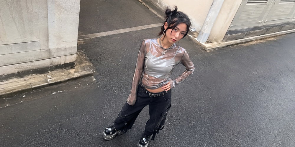 Y2K穿搭女孩搭配4.復古前衛風